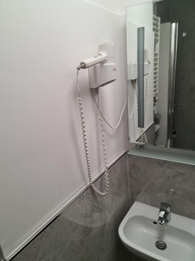 Altan Hotel Hamburg Bagian luar foto