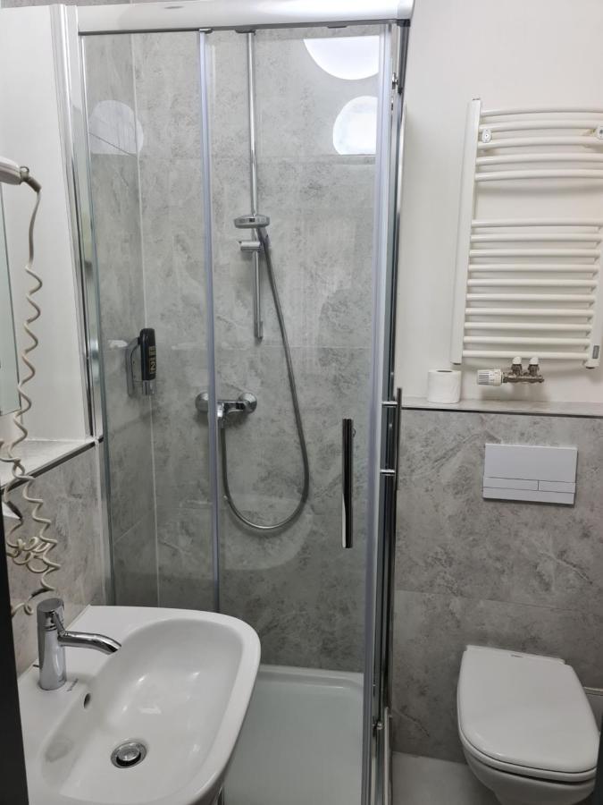 Altan Hotel Hamburg Bagian luar foto