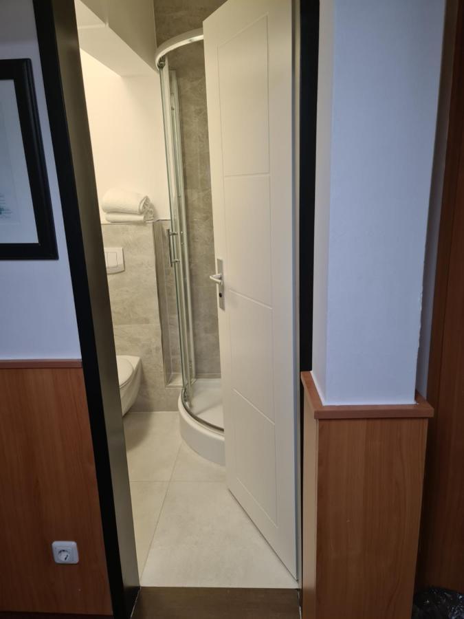Altan Hotel Hamburg Bagian luar foto