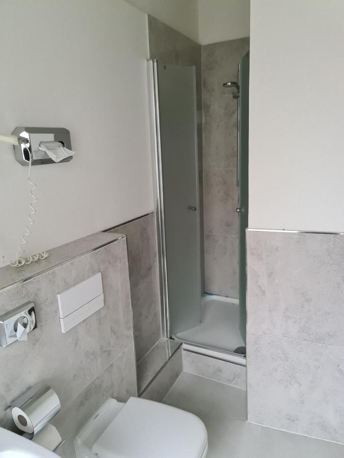 Altan Hotel Hamburg Bagian luar foto
