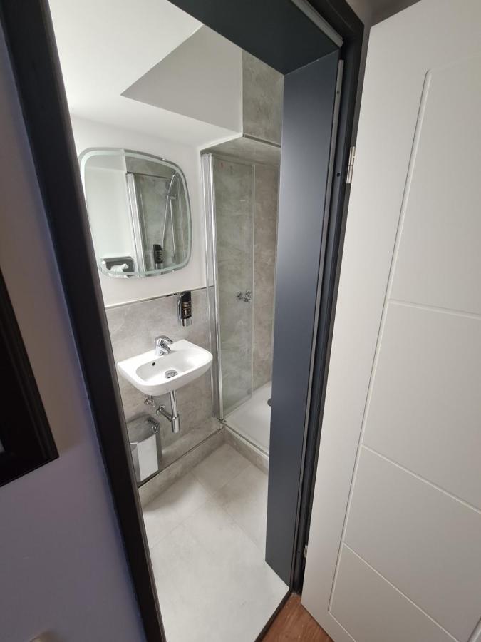Altan Hotel Hamburg Bagian luar foto