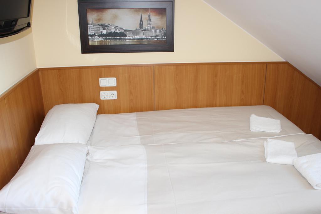 Altan Hotel Hamburg Bagian luar foto