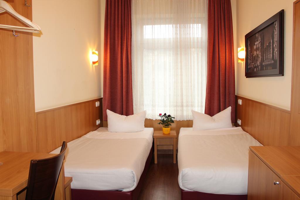 Altan Hotel Hamburg Bagian luar foto