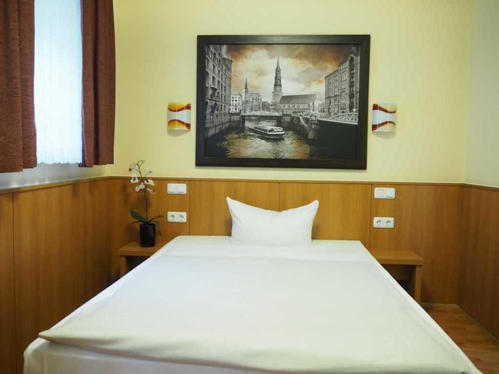 Altan Hotel Hamburg Bagian luar foto